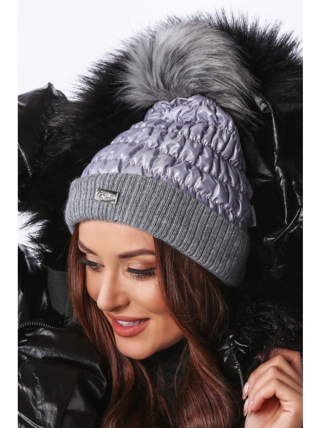 Wintermütze aus Baumwolle mit Bommel, dunkelgrau C31 - Online-Shop - Boutique